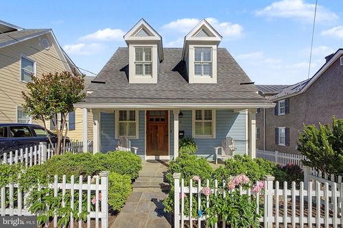 4 Ayr St Sw, LEESBURG, VA, 20175-2623 | Card Image