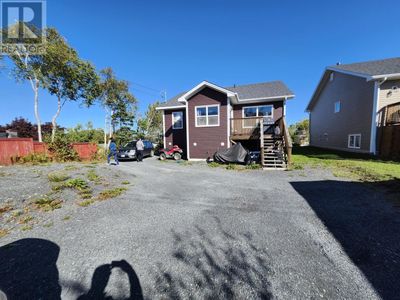 39 Prince St, Home with 5 bedrooms, 3 bathrooms and null parking in Clarenville NL | Image 2