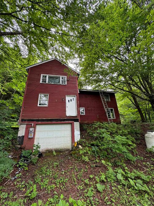 75 Pearson Rd, Bridgewtr Cor, VT, 05035-9813 | Card Image