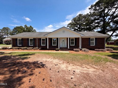 800 Lucas St, Erwin, NC, 28339-2318 | Card Image
