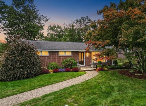 4200 Frederick Dr, New Kensington, PA, 15068-6818 | Card Image