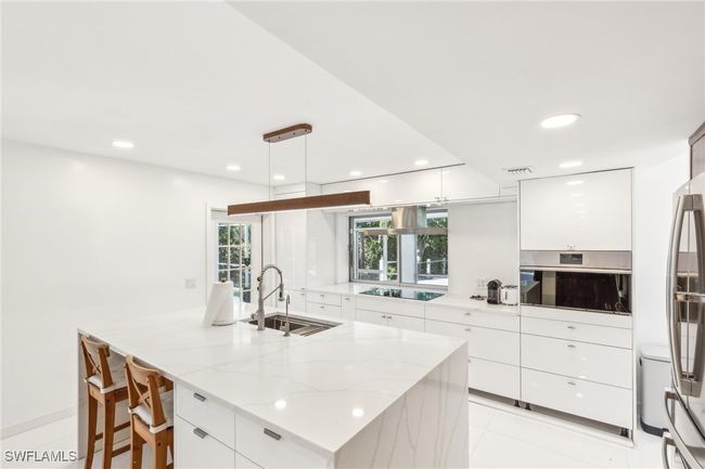 Italian cabinetry, Cafe appliances and quartz countertops | Image 5