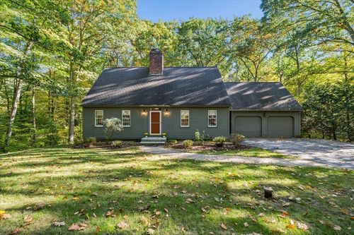 33 Ledgewood Road, Bedford, NH, 03110 | Card Image