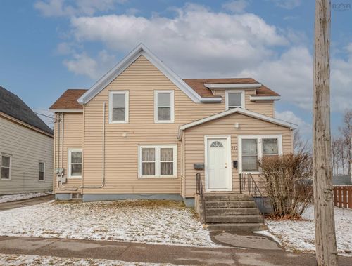 212 Argyle St, Sydney, NS, B1S2V8 | Card Image