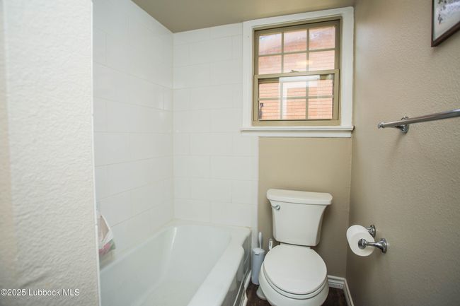 202 N 19 Th St, House other with 3 bedrooms, 3 bathrooms and null parking in Lamesa TX | Image 22