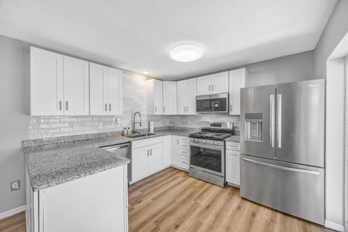 22644 Saint Thomas Cir, Lutz, FL, 33549-9363 | Card Image