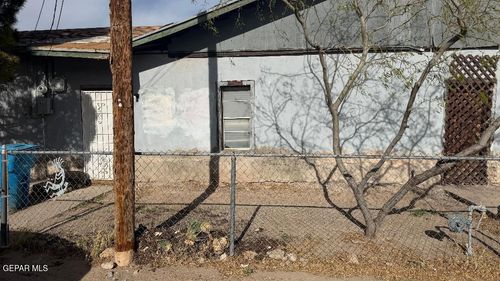 15221 Los Angeles St, Clint, TX, 79836-5919 | Card Image
