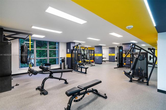 APT-1702 - 3500 Mystic Pointe Dr, Condo with 2 bedrooms, 2 bathrooms and null parking in Aventura FL | Image 12