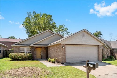 281 E Madrid St, Fayetteville, AR, 72703-3367 | Card Image