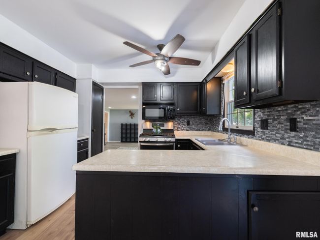 106 N 5 Th St, House other with 3 bedrooms, 2 bathrooms and null parking in Dunlap IL | Image 12