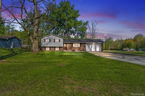 14433 Tuscola Rd, Clio, MI, 48420-8849 | Card Image