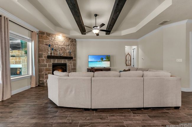 663 Private Road 1712, House other with 3 bedrooms, 3 bathrooms and null parking in Mico TX | Image 27
