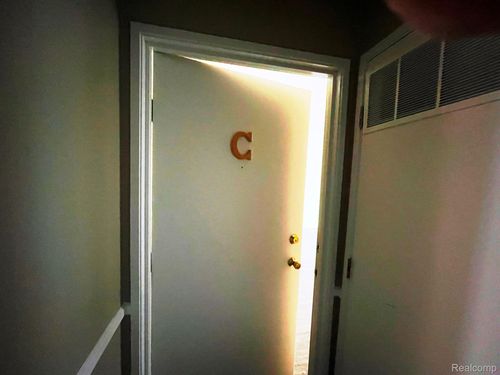 apt-c-902 Chestnut Hill Dr, Auburn Hills, MI, 48326-3664 | Card Image