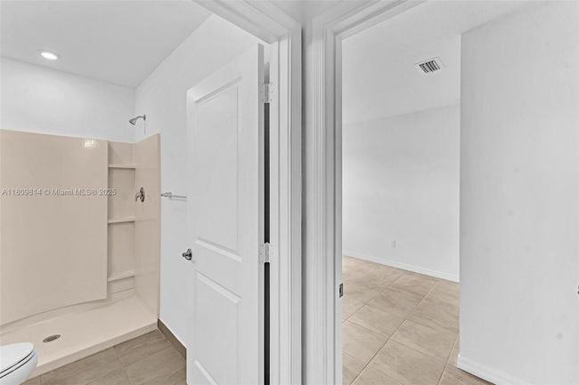 2033 Sw Castinet Ln, House other with 4 bedrooms, 3 bathrooms and null parking in Port St. Lucie FL | Image 18
