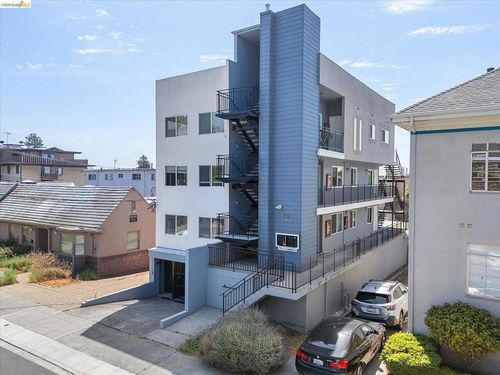 2360 Ellsworth St, Berkeley, CA, 94704-1577 | Card Image