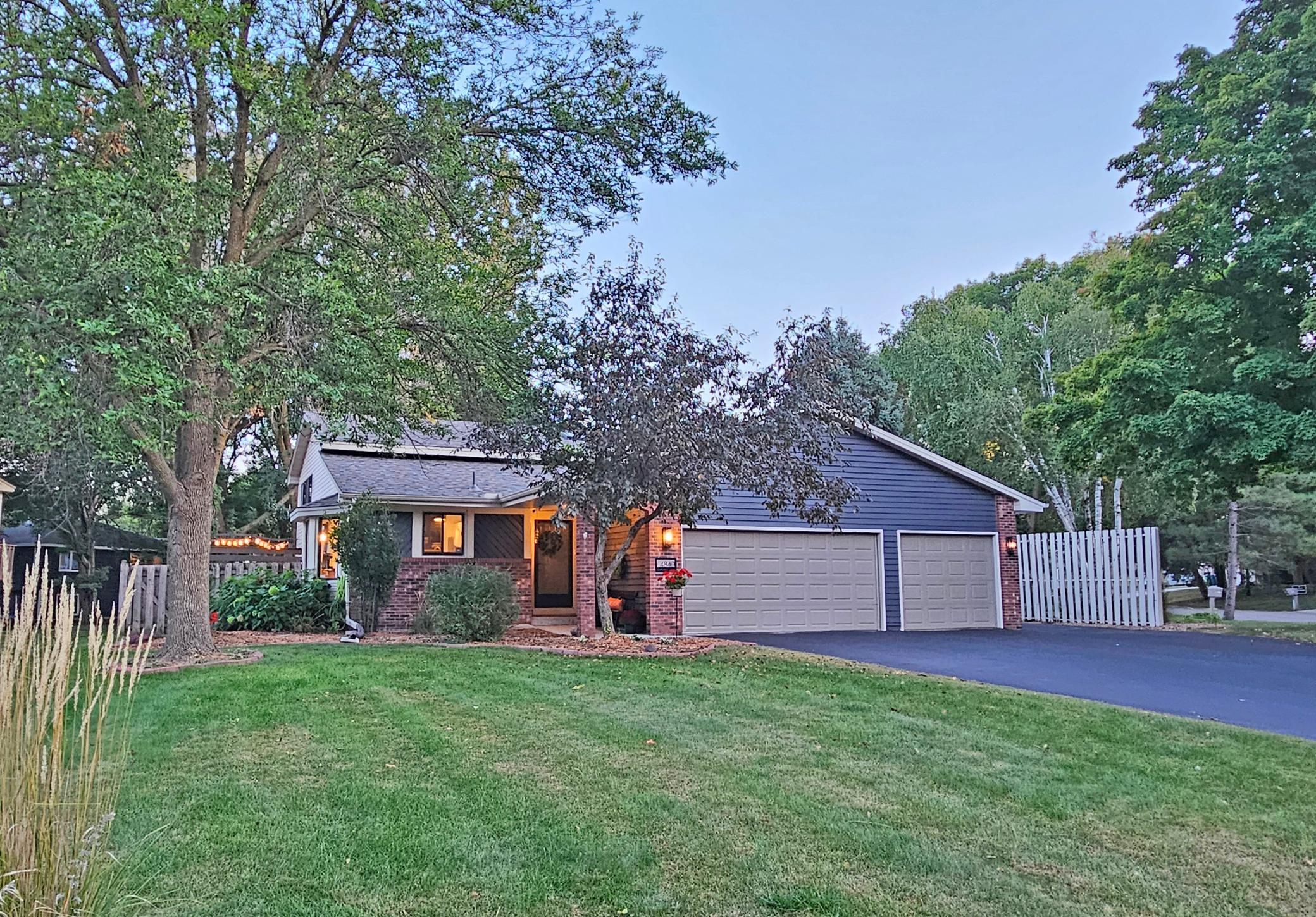 Oakview Ln, Minneapolis, MN 55442