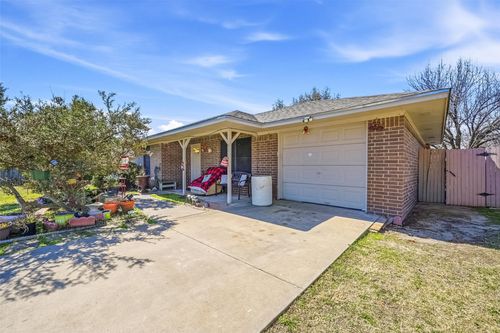 821 Jennifer Ct, Sanger, TX, 76266-8768 | Card Image