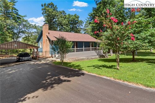 1502 Greenstreet Dr, Traphill, NC, 28685-8928 | Card Image
