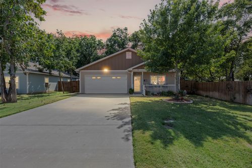 108 E Martin Luther King Jr St, Maypearl, TX, 76064 | Card Image