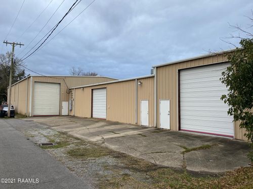 211 Myrtle St, Abbeville, LA, 70510-5319 | Card Image