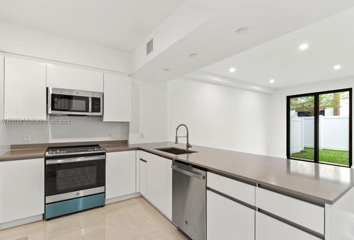 4130-4130 N Oak Pl, Fort Lauderdale, FL, 33314-7575 | Card Image