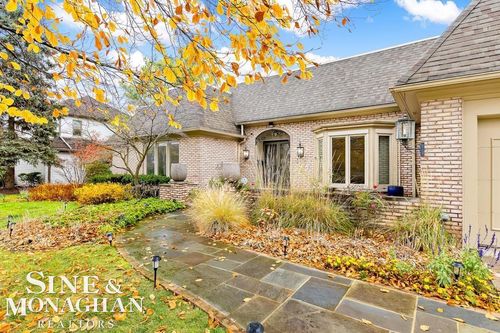 680 Bedford Ln, Grosse Pointe Park, MI, 48230-1801 | Card Image