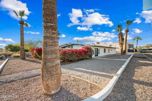 1246 E Winter Dr, Phoenix, AZ, 85020-4214 | Card Image
