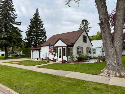 200 Grandview Ave, Waupun, WI, 53963-1941 | Card Image