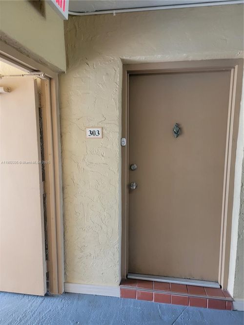apt-303-4804 Nw 79th Ave, Doral, FL, 33166-5445 | Card Image