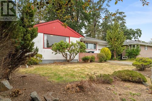 3352 Henderson Rd, Victoria, BC, V8P5A7 | Card Image
