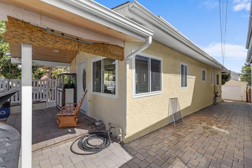 2712 S Carolina St, San Pedro, CA, 90731-6512 | Card Image