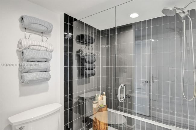 APT-403 - 1340 Ocean Blvd, Condo with 2 bedrooms, 2 bathrooms and null parking in Pompano Beach FL | Image 45