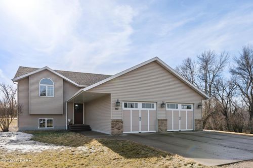 682 150th Ave Ne, Mayville, ND, 58257-9227 | Card Image