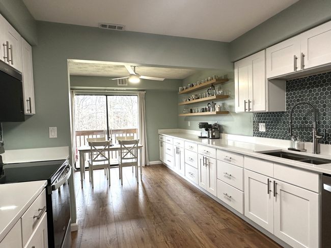 APT-3 - 1683 Riverside Dr, Condo with 2 bedrooms, 2 bathrooms and null parking in Rochester Hills MI | Image 5