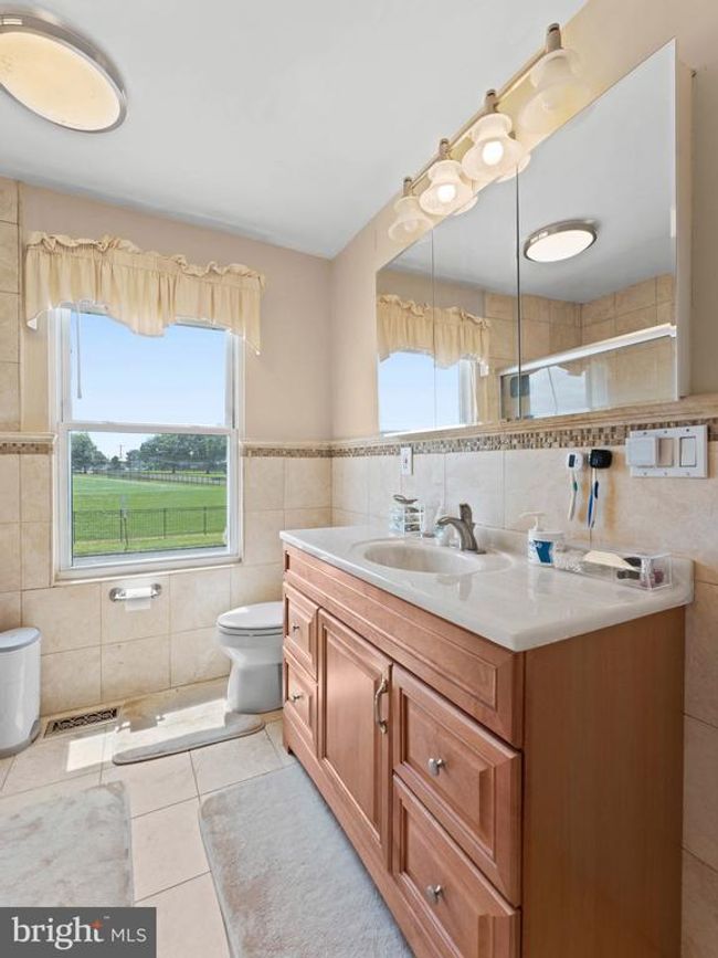 657 S Queen Anne Dr, House other with 3 bedrooms, 2 bathrooms and null parking in FAIRLESS HILLS PA | Image 23