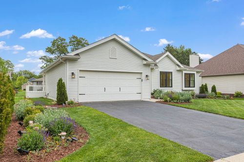 1004 Golden Ave, Woodstock, IL, 60098-3686 | Card Image
