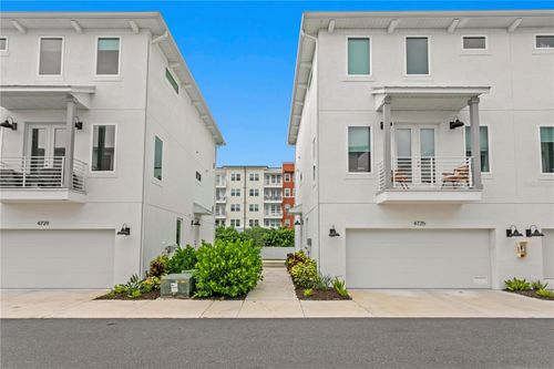 4725 Legacy Park Dr, TAMPA, FL, 33611-5674 | Card Image