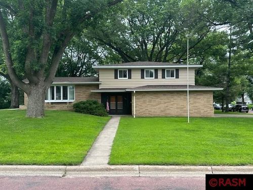 1023 Armstrong Armstrong Blvd N, Saint James, MN, 56081-1529 | Card Image