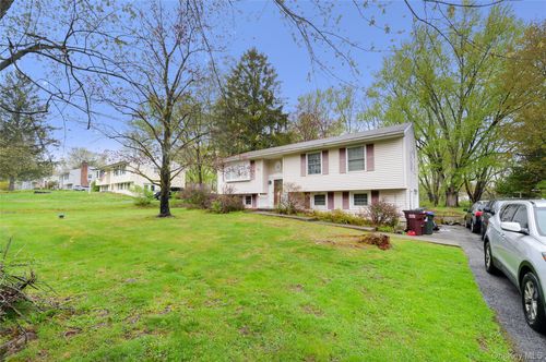 14 Lynmore Ave, Salisbury Mills, NY, 12577-5102 | Card Image