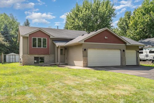7141 Snow Owl Ln, Circle Pines, MN, 55014-1989 | Card Image