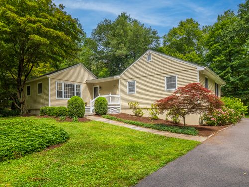 322 Mountain Rd, Wilton, CT, 06897-1532 | Card Image