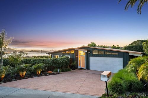 550 Washington Ave, Point Richmond, CA, 94801-3995 | Card Image