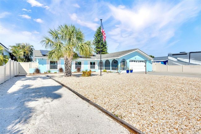 1015 Spindle Palm Way, House other with 3 bedrooms, 2 bathrooms and null parking in APOLLO BEACH FL | Image 9