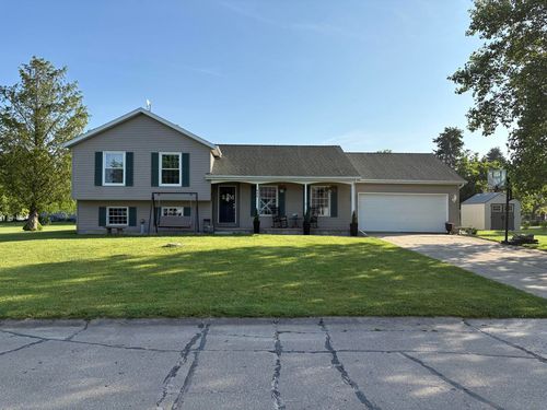 606 Briarwood Dr, Danvers, IL, 61732-9106 | Card Image