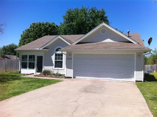 4033 N Cambray Dr, Fayetteville, AR, 72703-5049 | Card Image