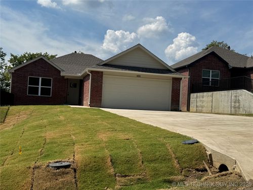 408 S Muskogee St, Sapulpa, OK, 74066-3842 | Card Image