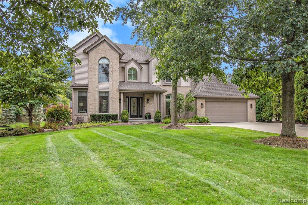 Point Ct, Farmington Hills, MI 48331