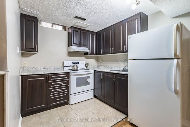 34 Niagara Pl, House other with 4 bedrooms, 4 bathrooms and 4 parking in Brampton ON | Image 34
