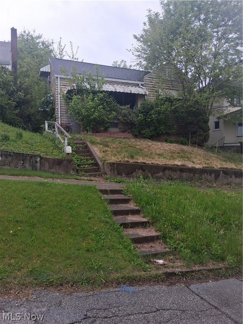 1211 Virginia Street, Martins Ferry, OH, 43935 | Card Image