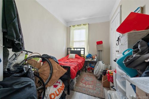 31-29 100th St, Corona, NY, 11368 | Card Image